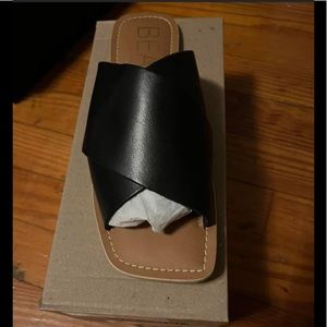 BRAND NEW in box Beach By Matisse Sandal Size 9